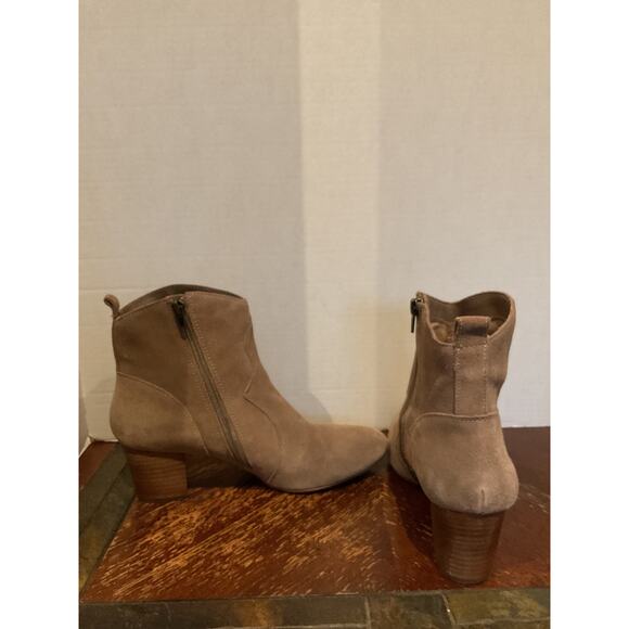 Steve Madden - Hipstr -Sueded Leather Ankle Boot w/Stack Heel -Taupe Beige -10B - Picture 5 of 12